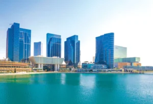 عقد عمل بالإمارات