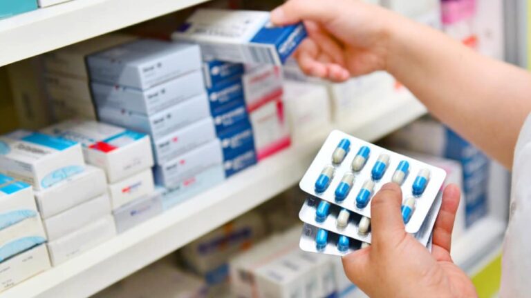 Pharmacie recrute des vendeurs